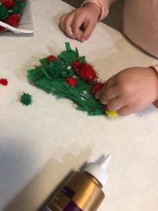 Kids diy ornaments - piñata christmas tree ornaments project