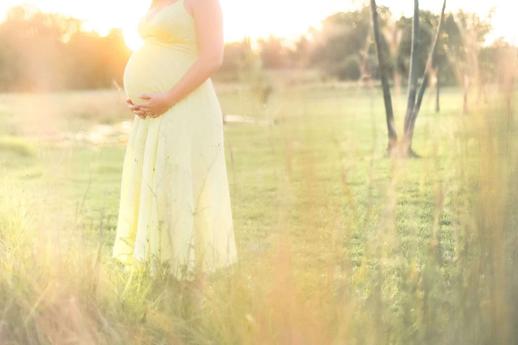 Maternity photo inspo - 3rd trimester - dress - outdoors