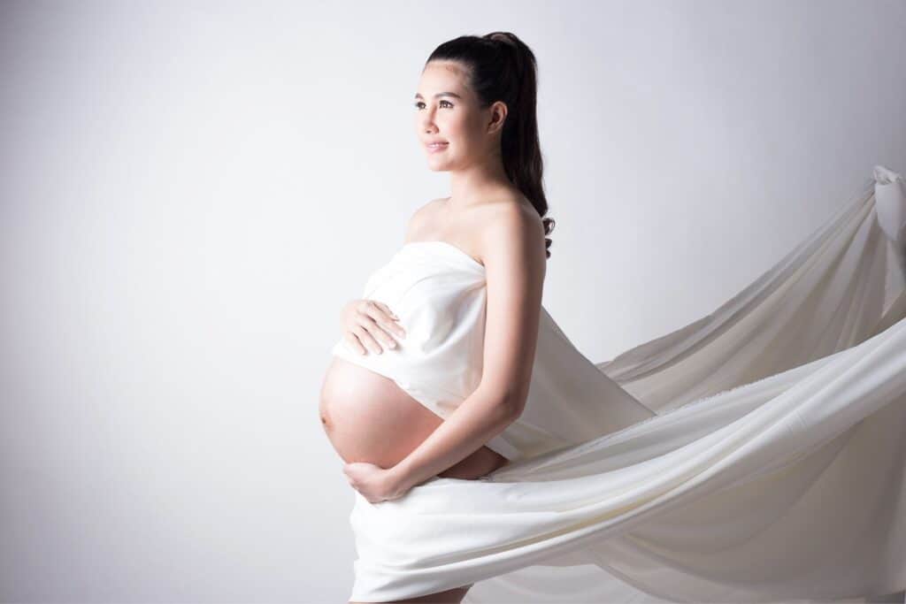 Maternity photo shoot - modern - clean