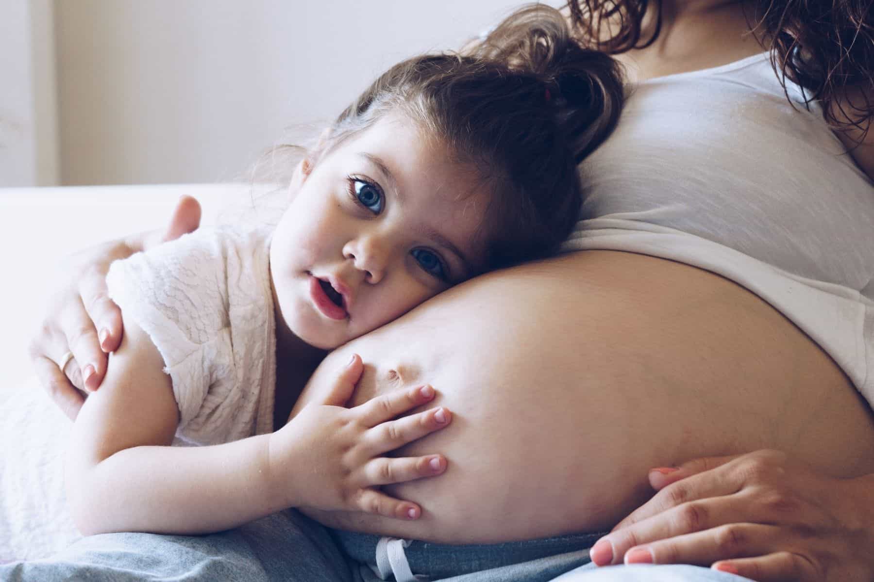 Pregnancy photoshoot idea - big sister